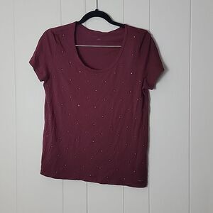 Scoop neck tee with stones